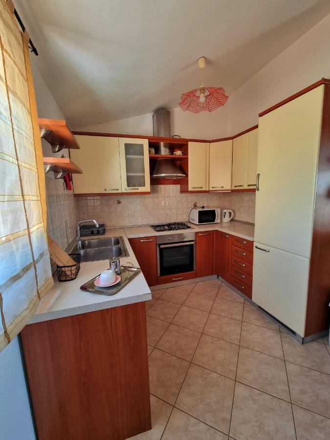 Sunny Apartment With Pool Šišan エクステリア 写真