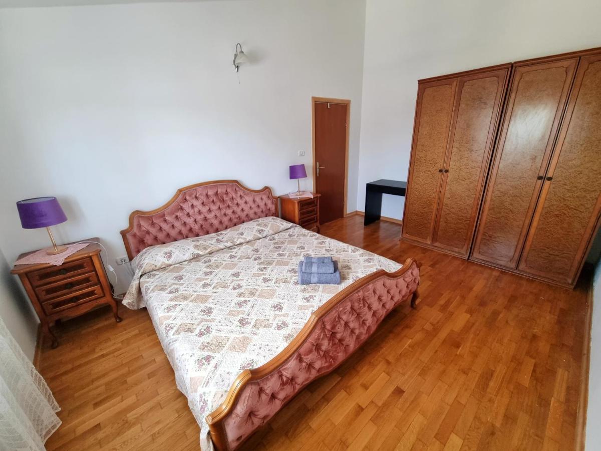 Sunny Apartment With Pool Šišan エクステリア 写真